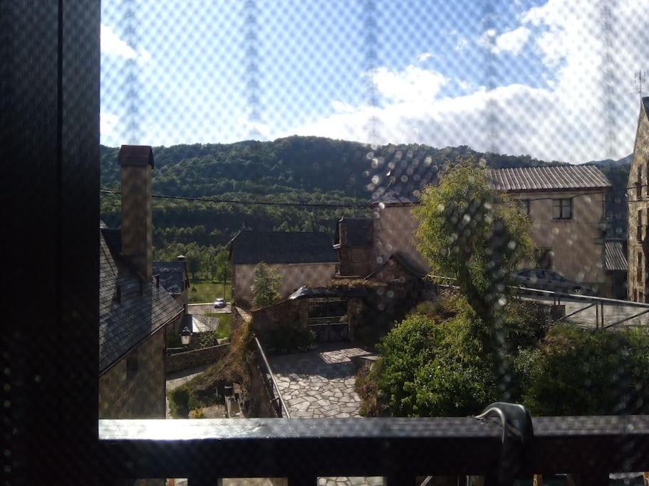 エル・プエヨ・デ・ハカAtico En Pleno Pirineoアパートメント エクステリア 写真